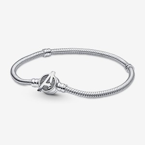 Pandora Moments Marvel The Avengers Logo Clasp Snake Chain Bracelet Sterling Silver | 29361-WBGH