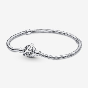 Pandora Moments Marvel The Avengers Logo Clasp Snake Chain Bracelet Sterling Silver | 85613-UDKS